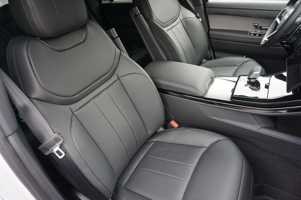 2025 Land Rover Range Rover Sport SE photo 23
