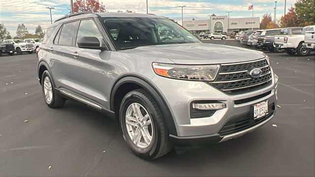 2022 Ford Explorer XLT's photo