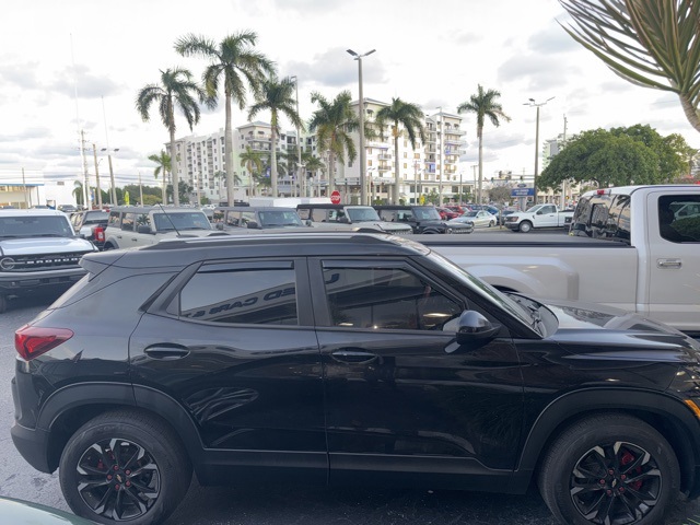 2021 Chevrolet Trailblazer LT photo 2
