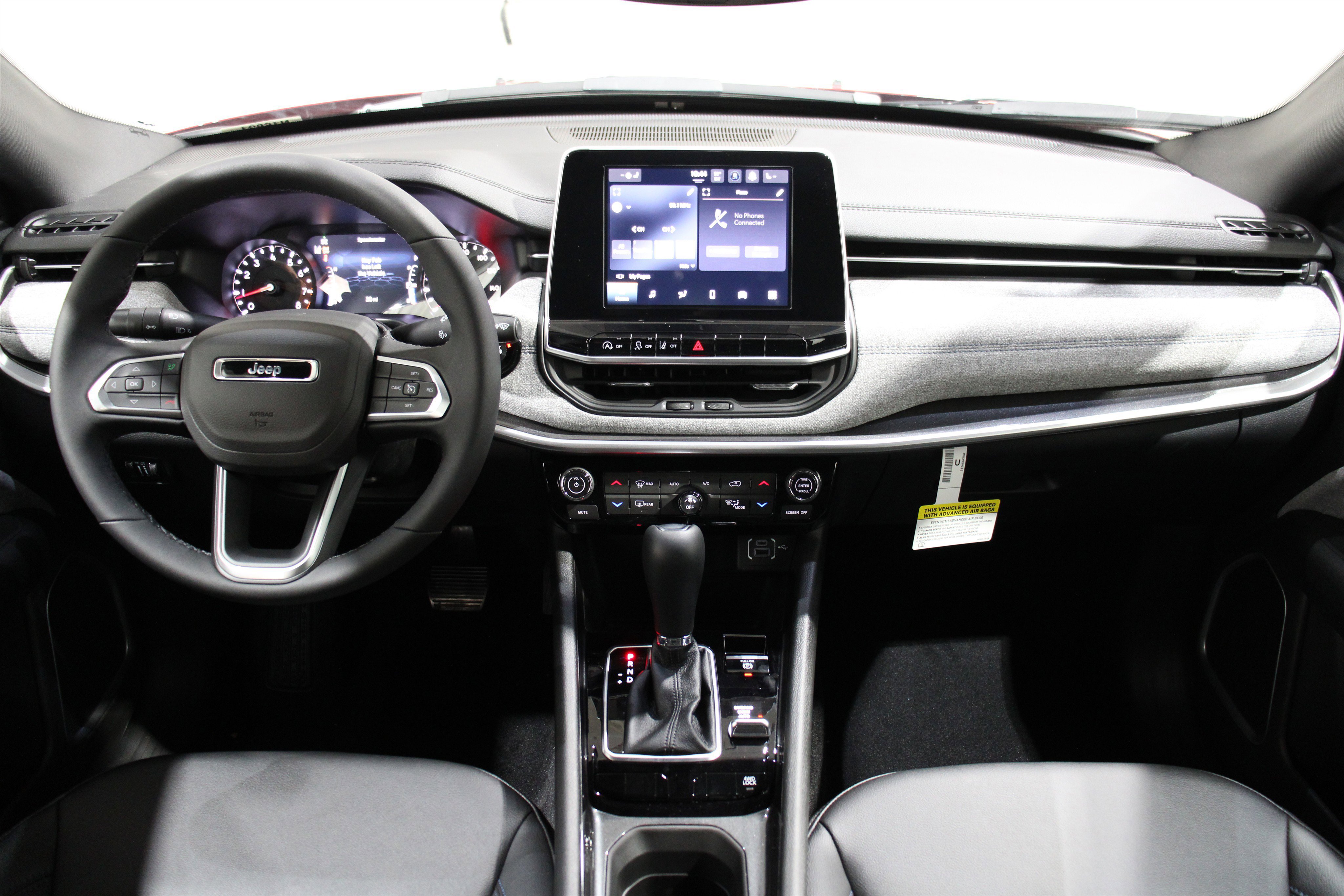 2025 Jeep Compass Latitude photo 2