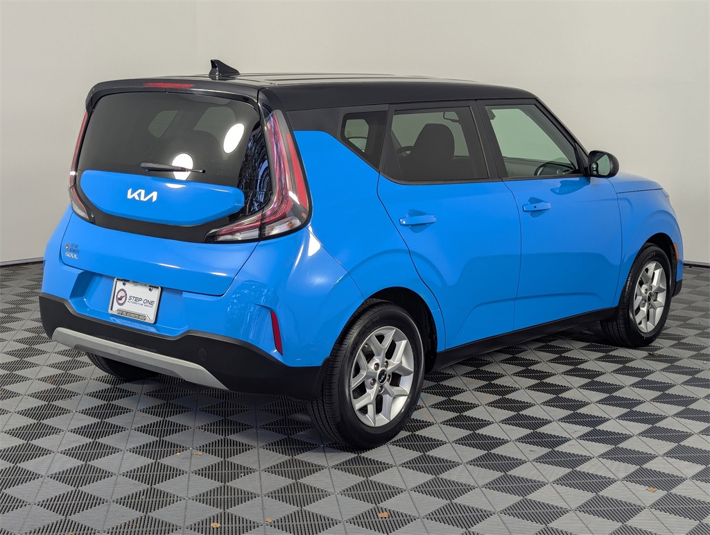 2023 Kia Soul S photo 5