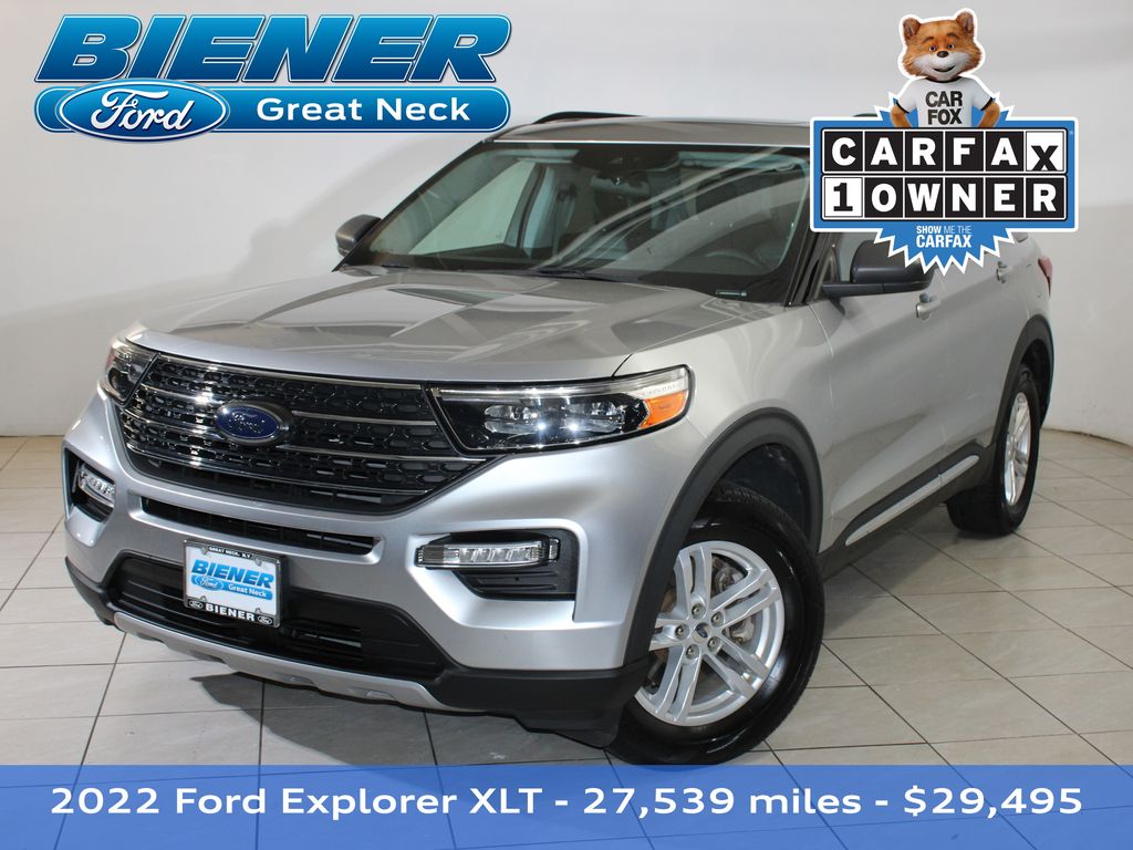 2022 Ford Explorer XLT's photo