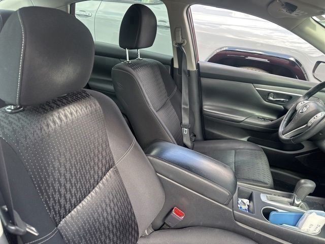 2016 Nissan Altima 2.5 SV photo 19