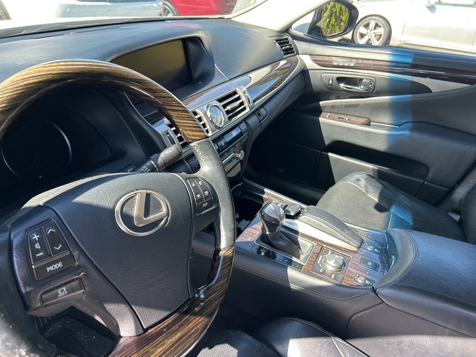 2014 Lexus LS 460 photo 5