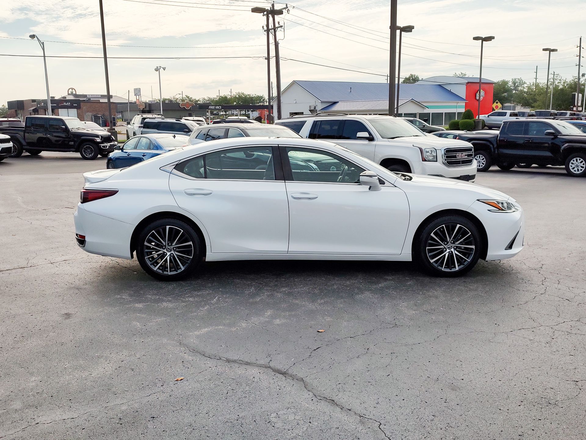 2023 Lexus ES 250 AWD photo 27