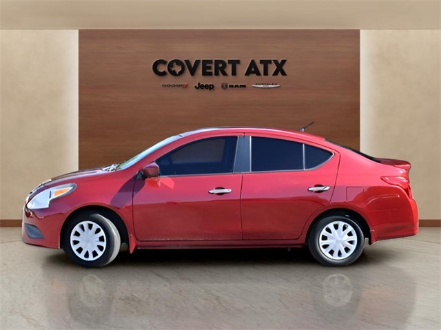 2017 Nissan Versa 1.6 SV photo 2