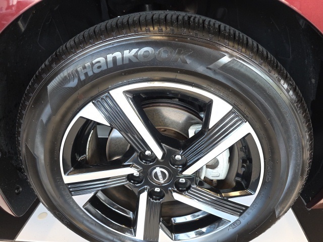 2024 Nissan Sentra SV photo 4