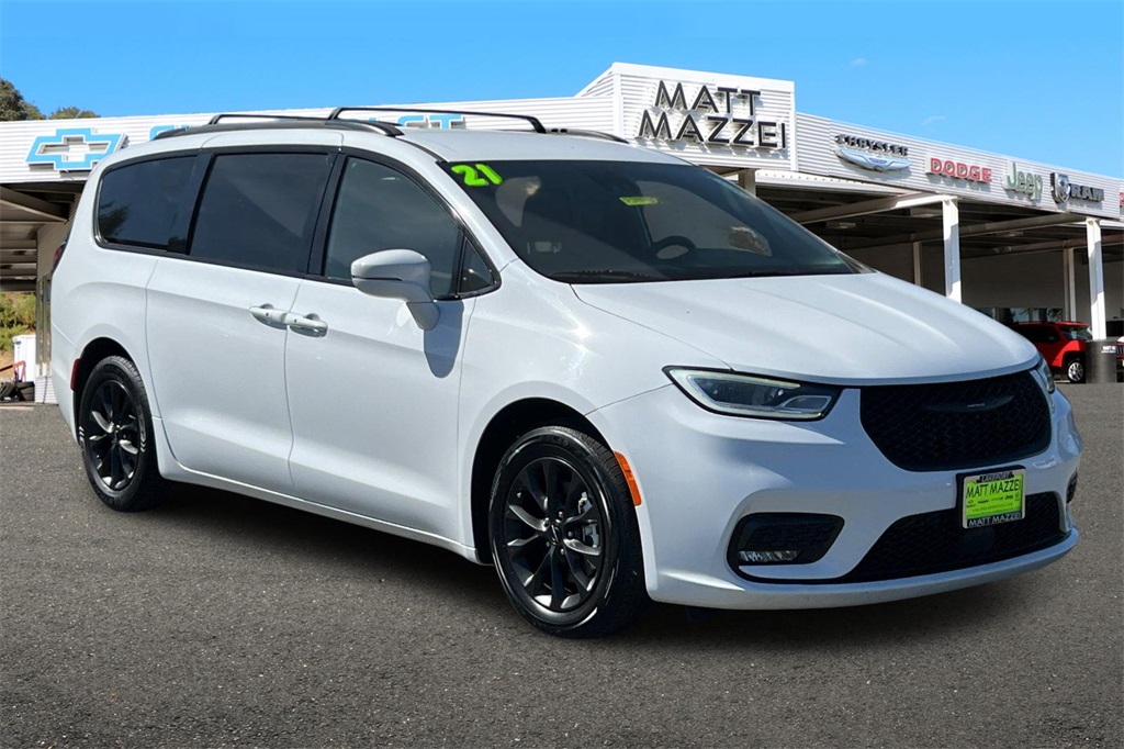 Used 2021 Chrysler Pacifica Touring L with VIN 2C4RC1BG5MR607490 for sale in Lakeport, CA