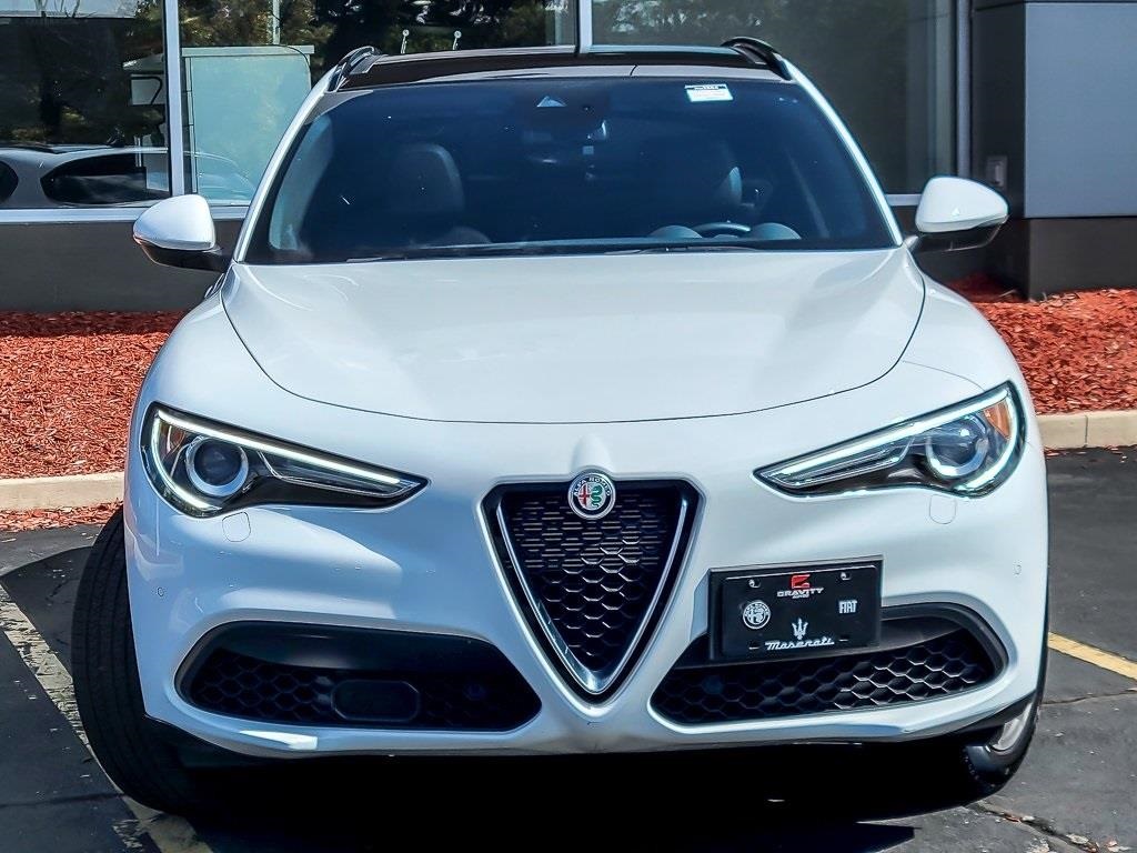 2022 Alfa Romeo Stelvio Ti photo 4