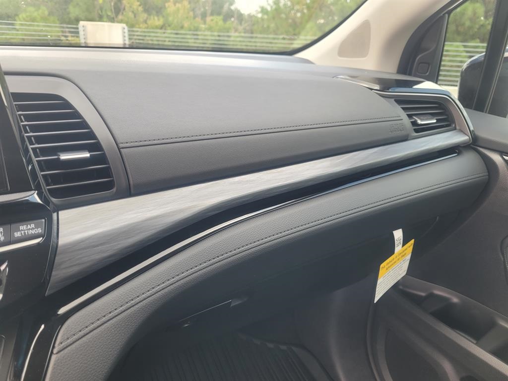 2026 Honda Odyssey Elite photo 12