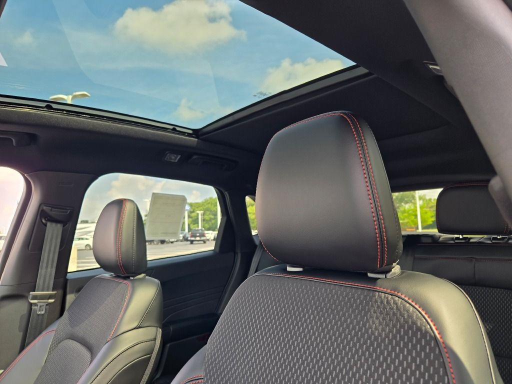 2025 Ford Escape Hybrid ST-Line Select photo 24