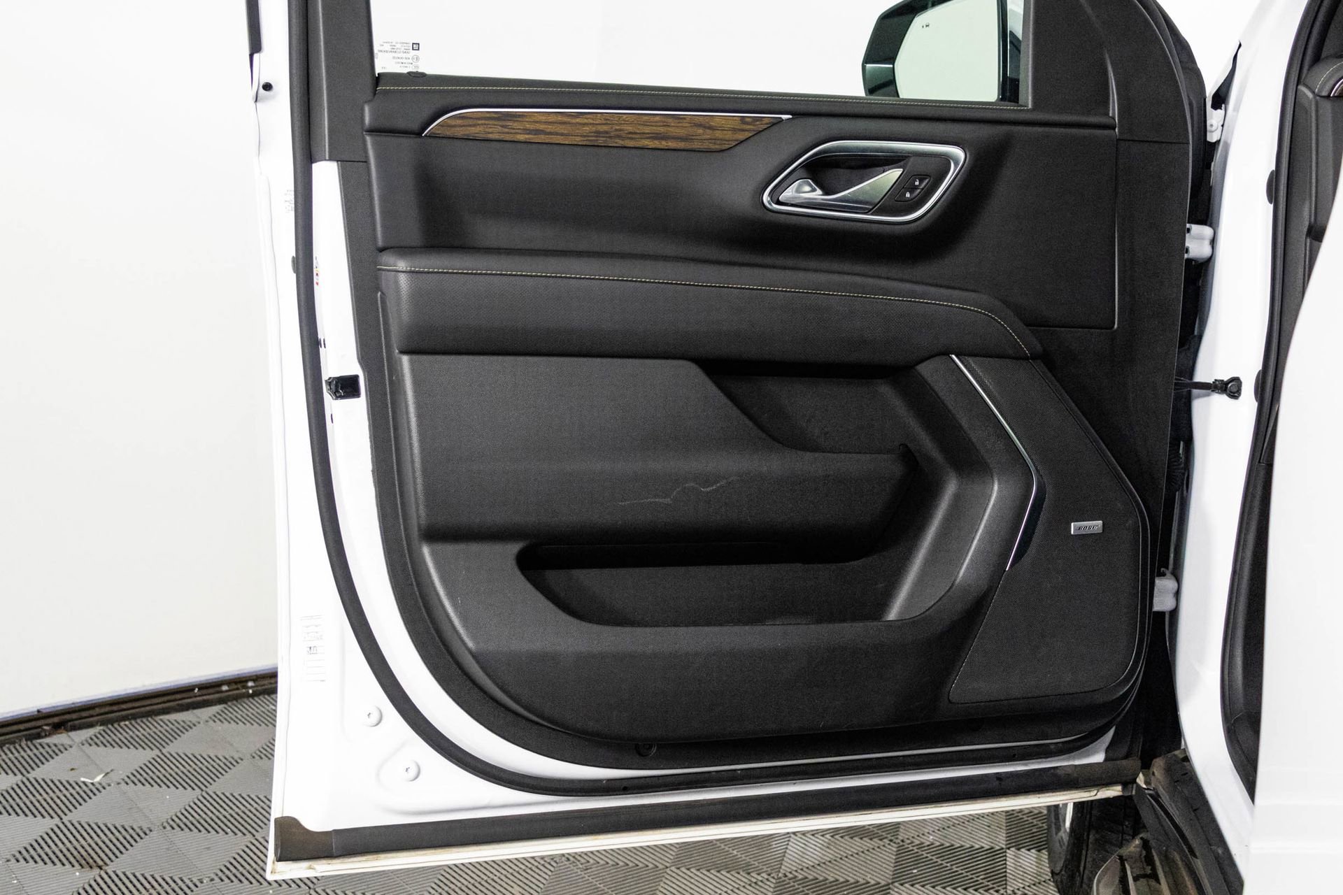 2023 Chevrolet Suburban Premier photo 18