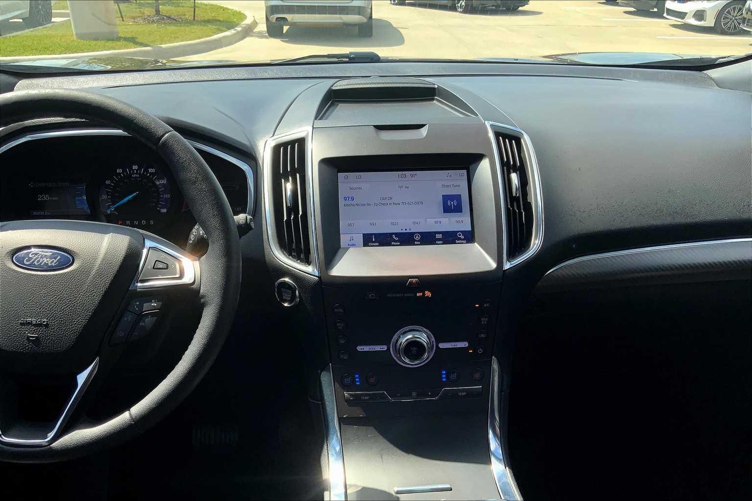2020 Ford Edge Titanium photo 6