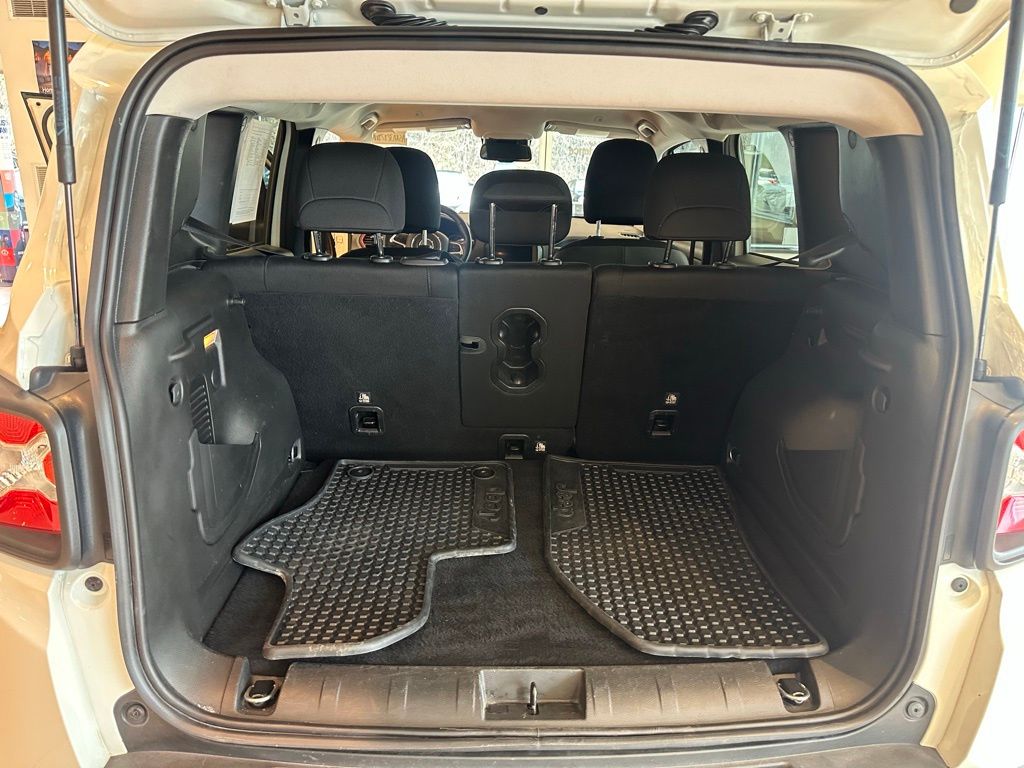 2021 Jeep Renegade Trailhawk photo 13