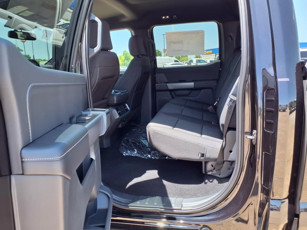 2025 Ford F-150 XLT photo 17