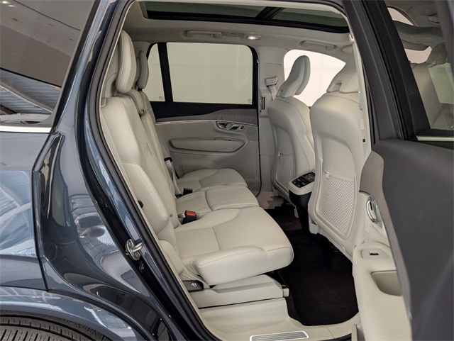 2024 Volvo XC90 B5 Plus photo 13