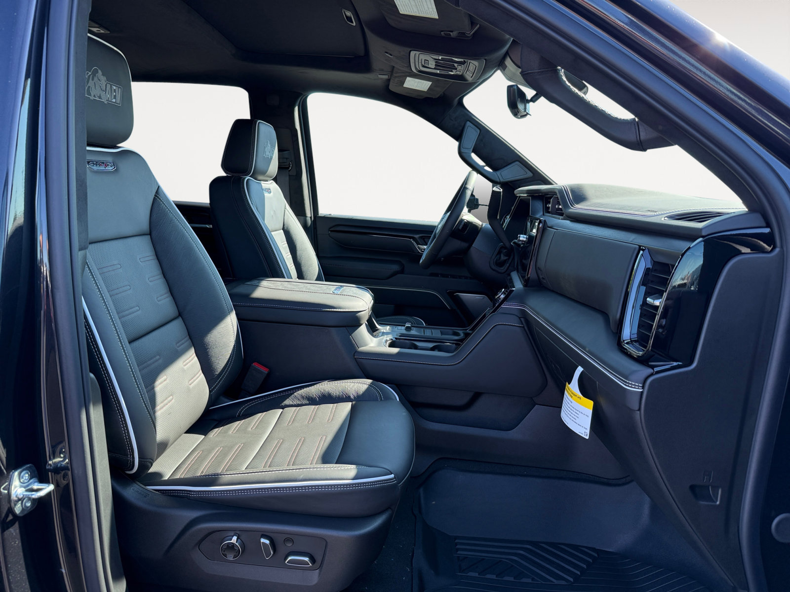 2025 Gmc Sierra HD AT4X photo 18