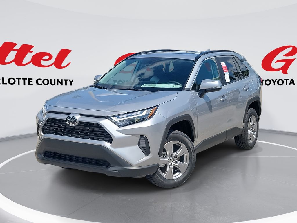 2025 Toyota RAV4 XLE's photo
