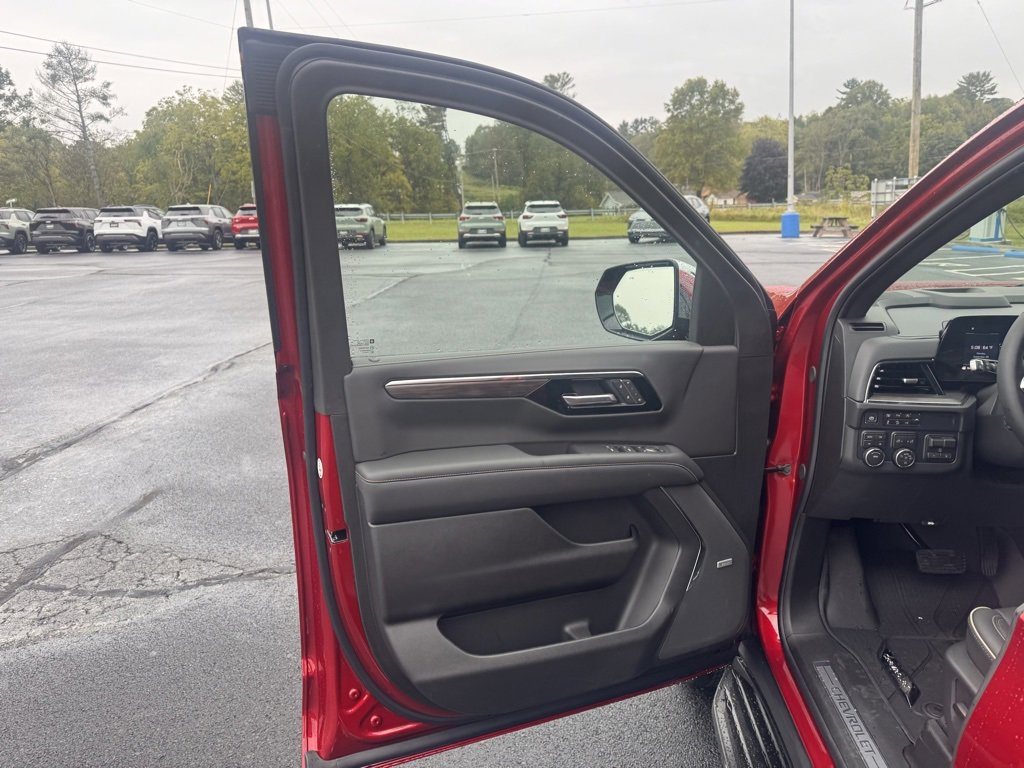 2026 Chevrolet Suburban Premier photo 20