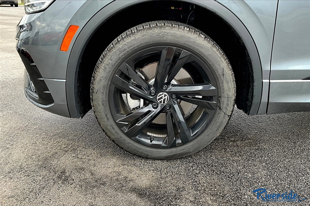 2024 Volkswagen Tiguan SE R-Line Black photo 7