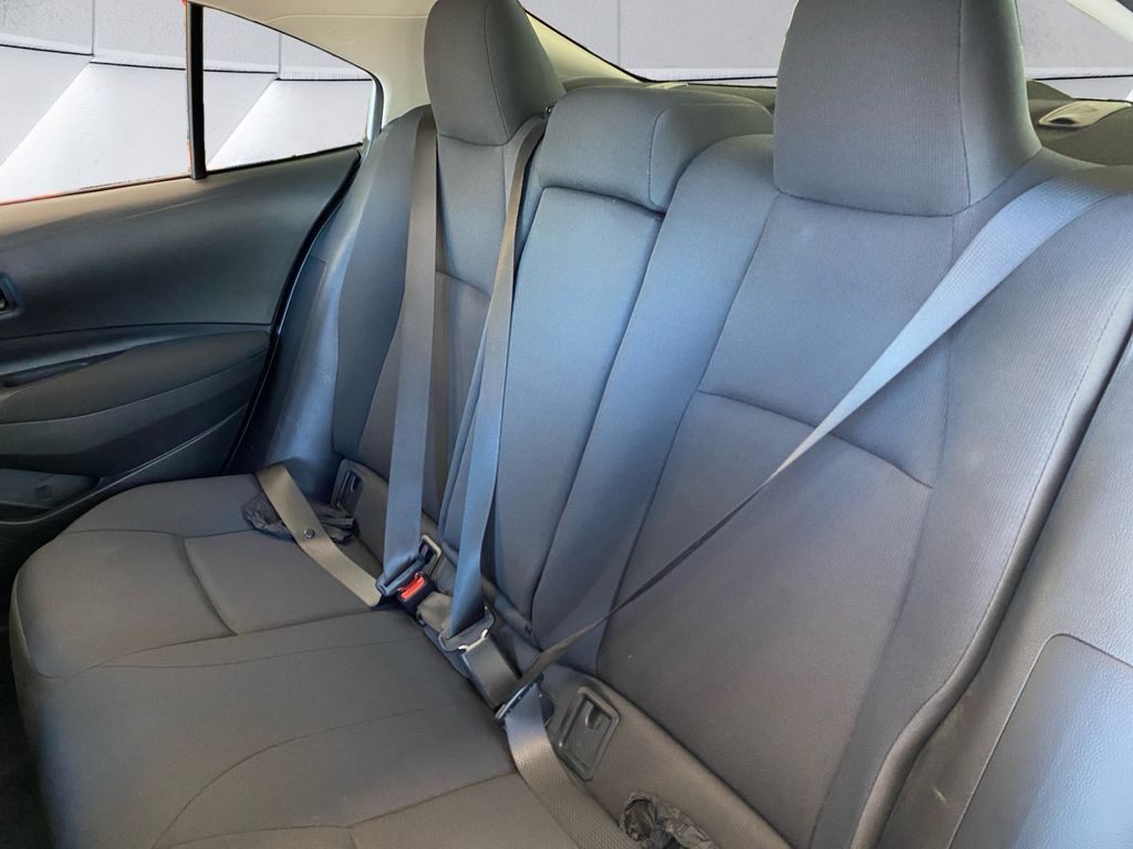 2023 Toyota Corolla LE photo 18