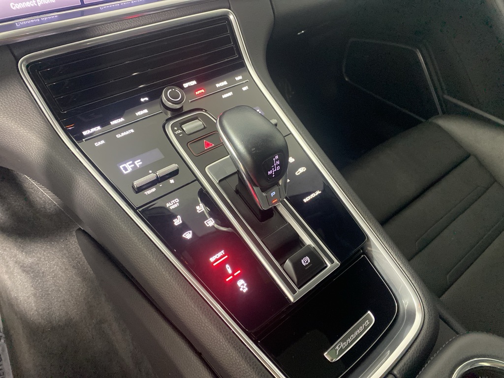 2022 Porsche Panamera 4 Platinum photo 17