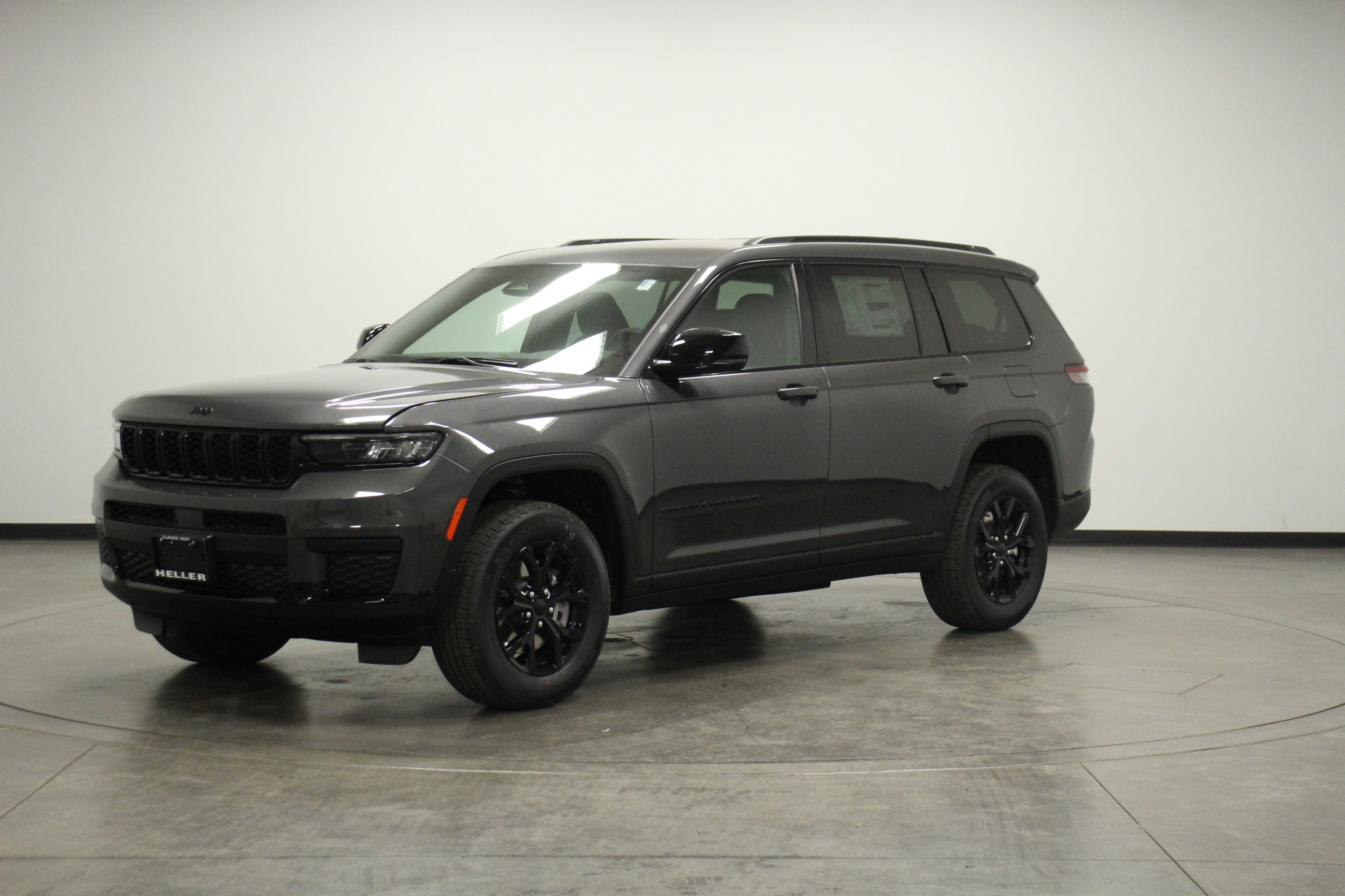 2025 Jeep Grand Cherokee Altitude X photo 3
