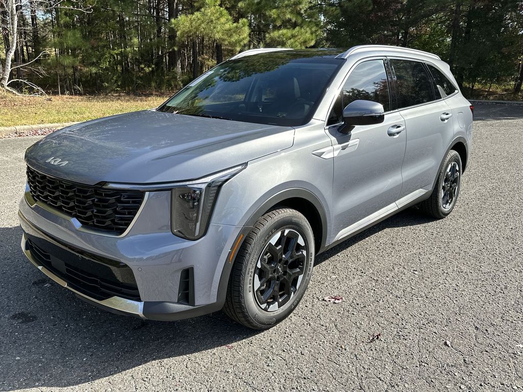 2025 Kia Sorento S photo 4