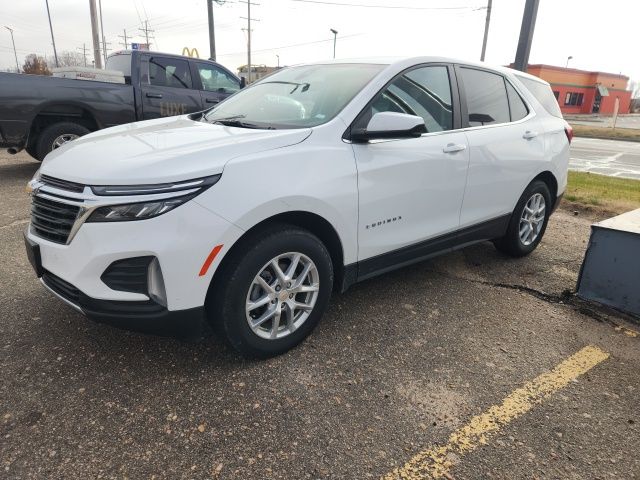 2024 Chevrolet Equinox LT's photo