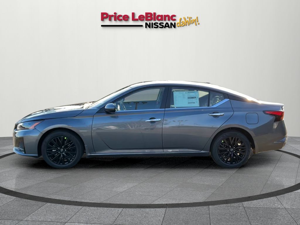 2025 Nissan Altima 2.5 SV photo 4