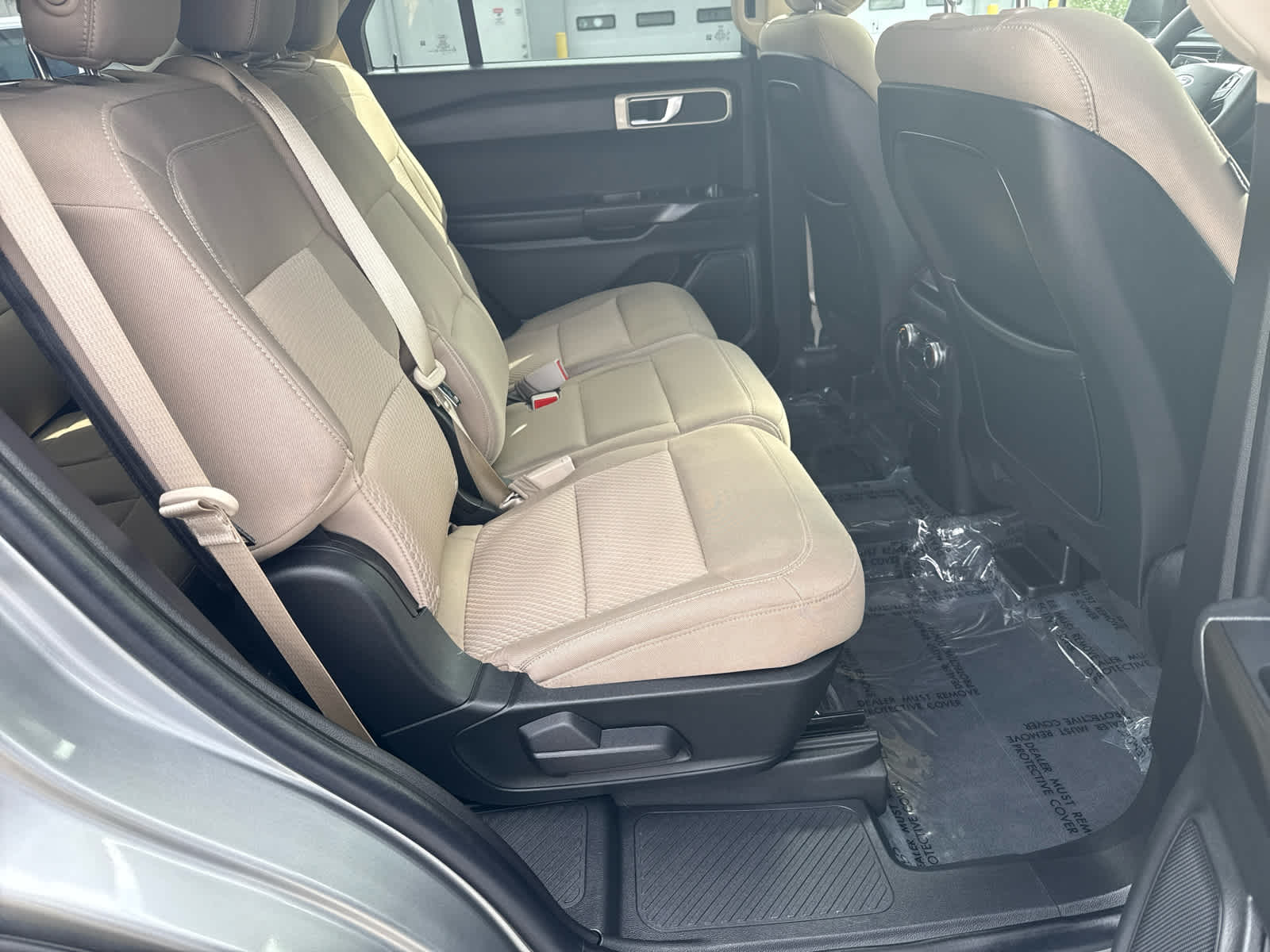 2020 Ford Explorer Base photo 14
