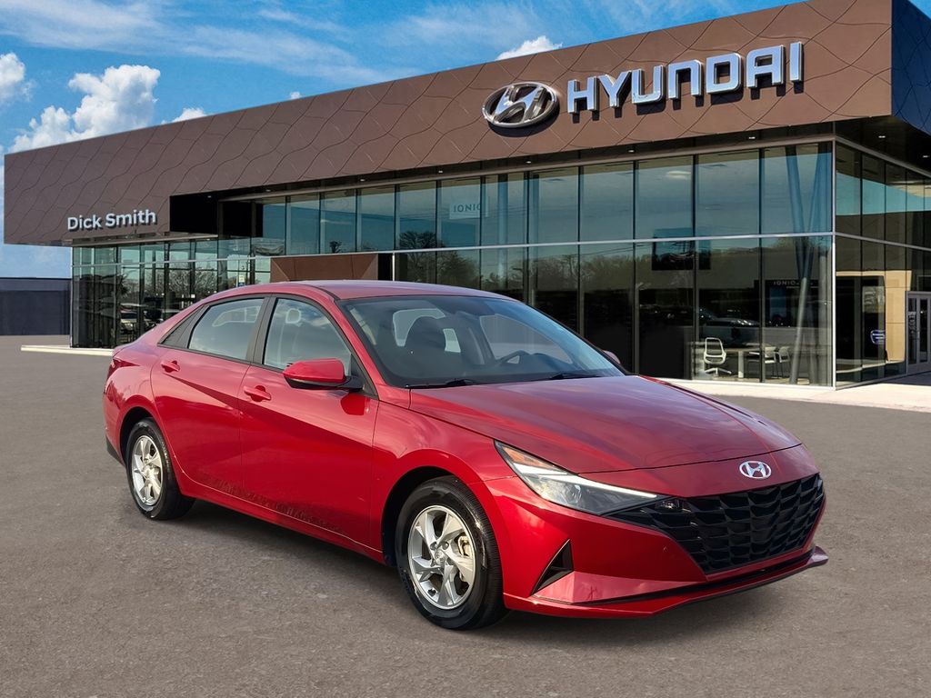 2023 Hyundai Elantra SE's photo