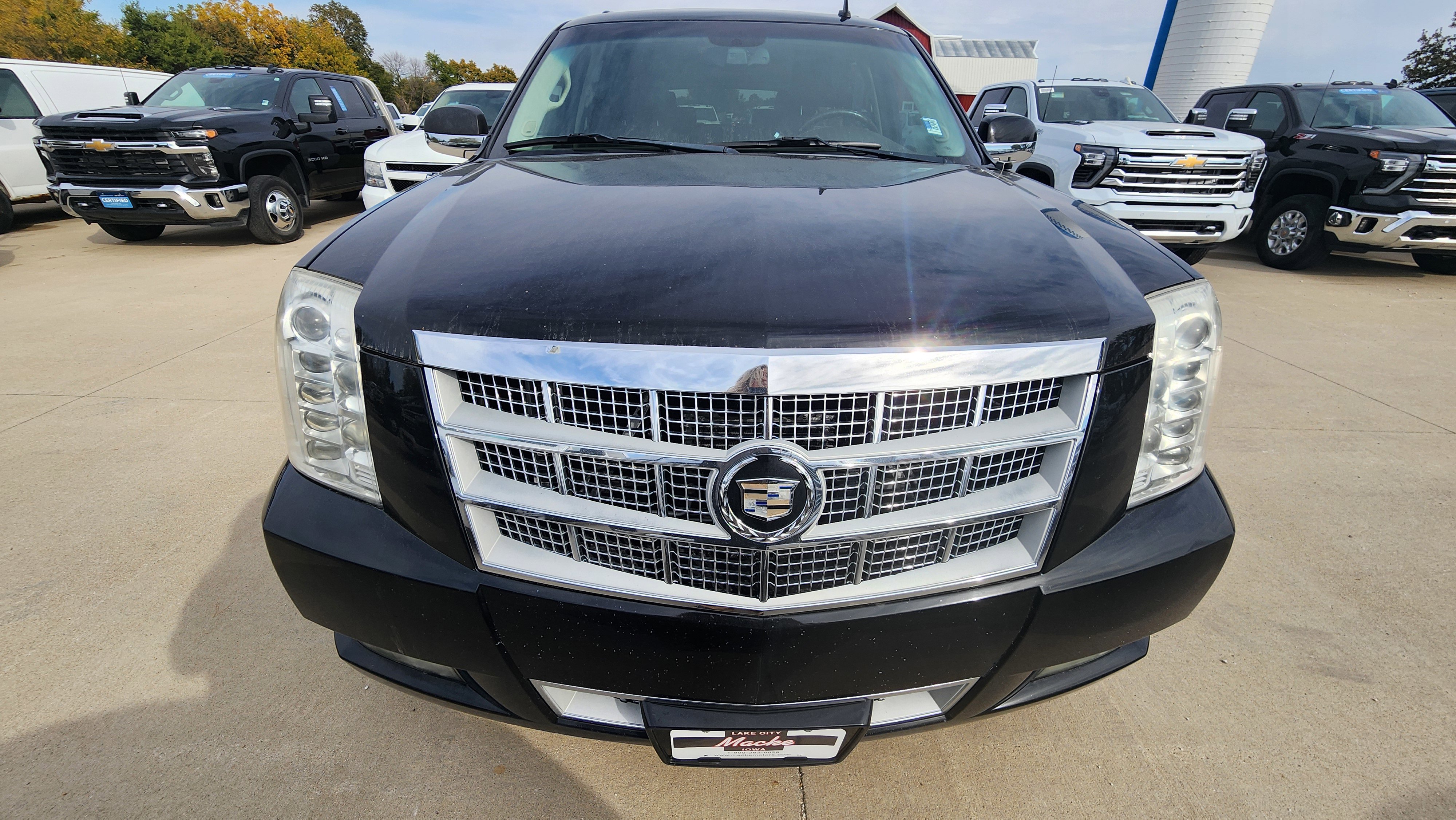Used 2010 Cadillac Escalade ESV Platinum Edition with VIN 1GYUKKEF0AR113104 for sale in Lake City, IA