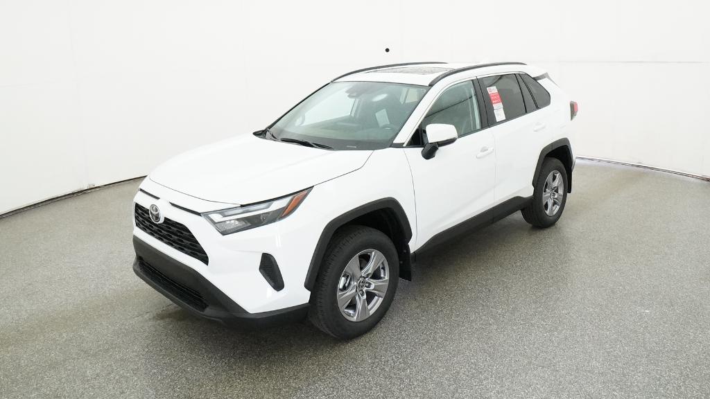 2025 Toyota RAV4 XLE's photo