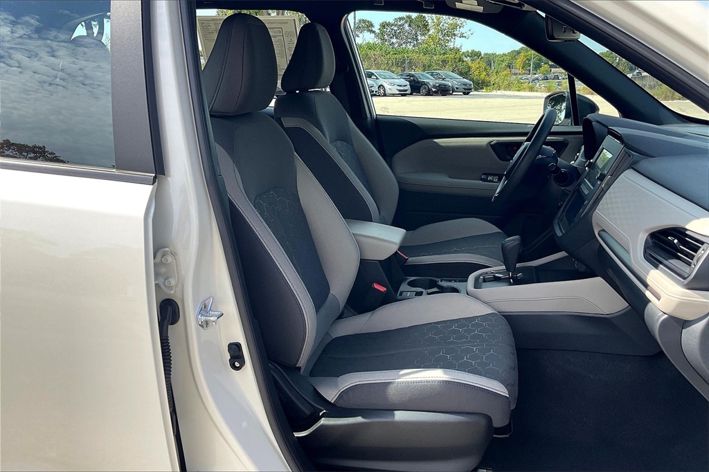 2025 Subaru Forester Base photo 6