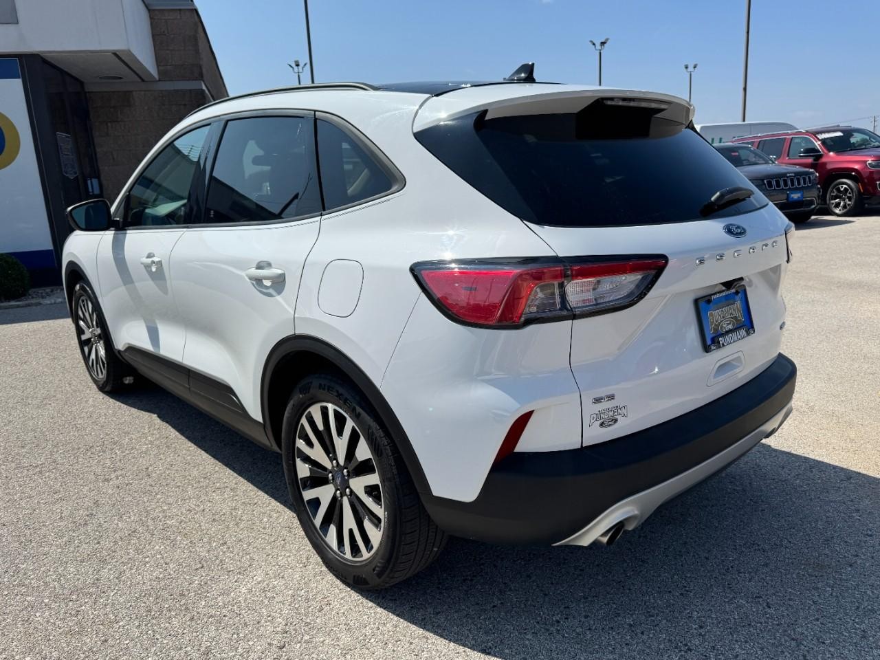 2020 Ford Escape SE Sport Hybrid photo 4