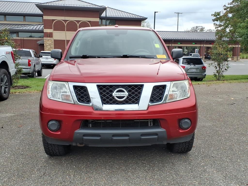 2014 Nissan Frontier SV photo 2