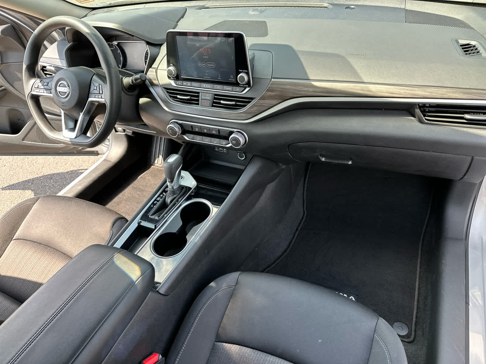 2024 Nissan Altima 2.5 SV photo 23