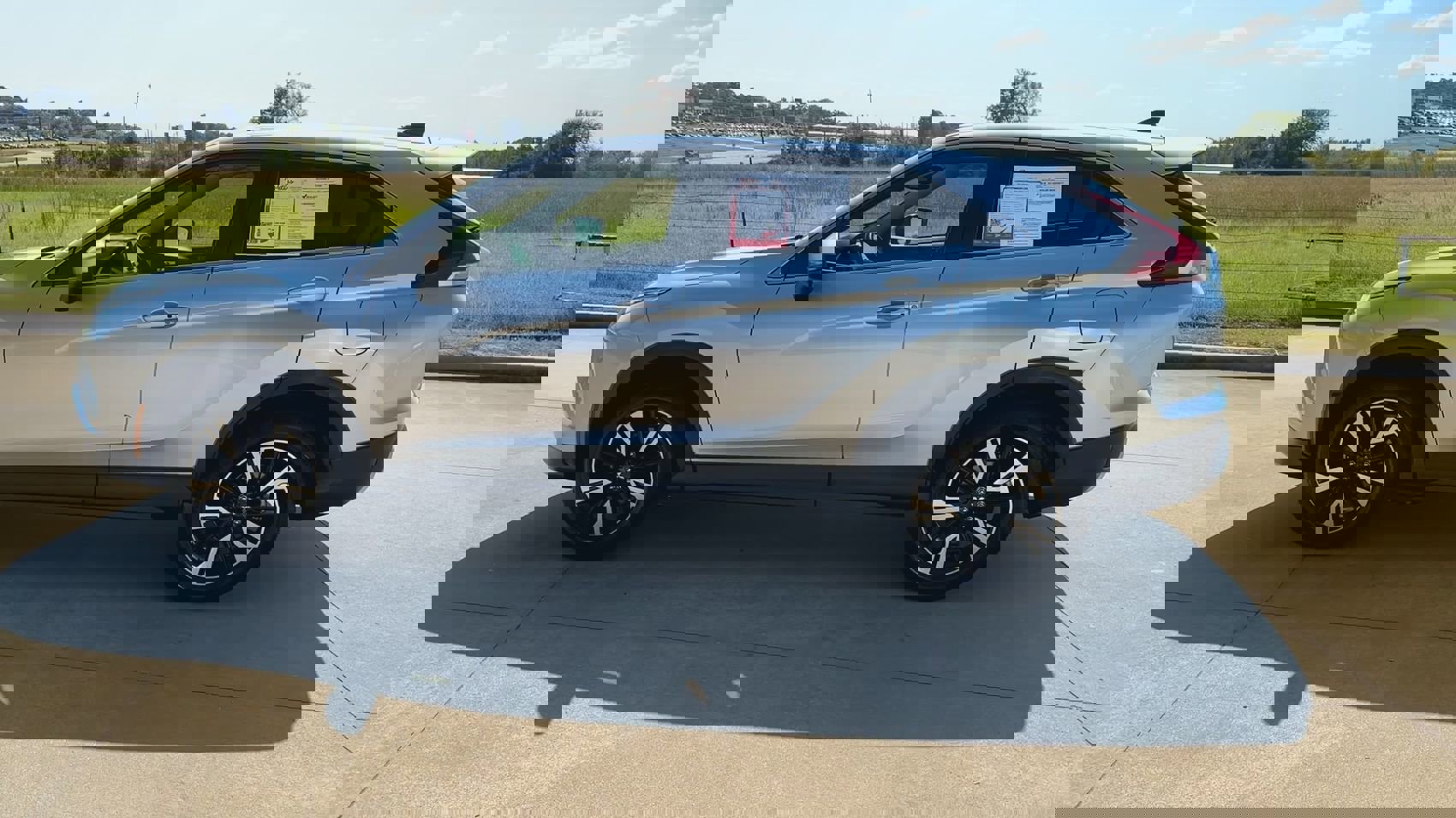 2024 Mitsubishi Eclipse Cross SE photo 3