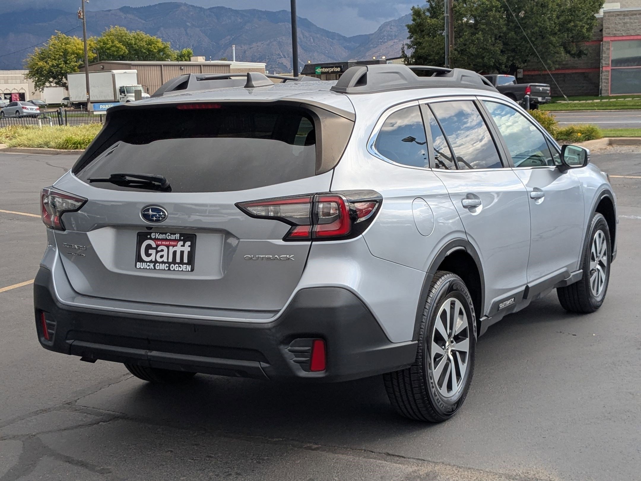 2022 Subaru Outback Premium photo 3
