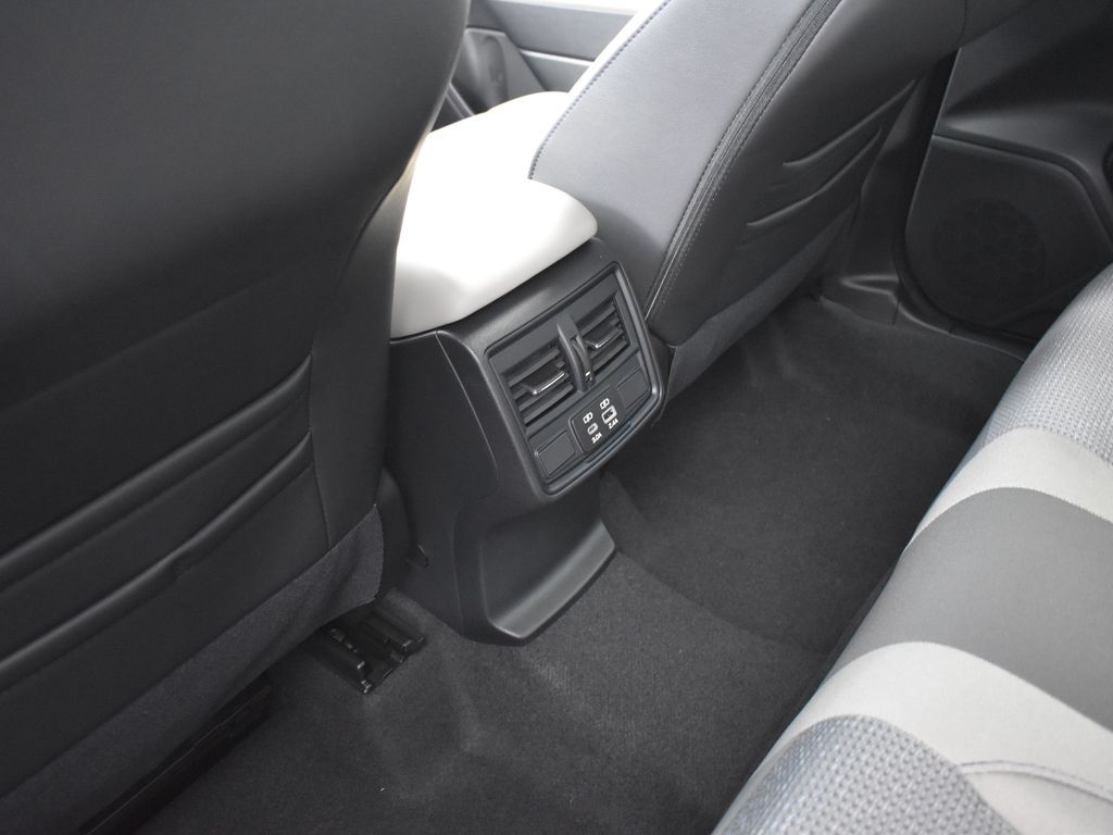 2025 Subaru Forester Premium photo 20