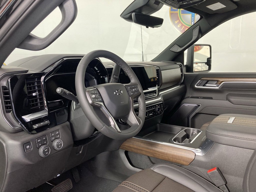 2026 Chevrolet Silverado 3500HD High Country photo 13