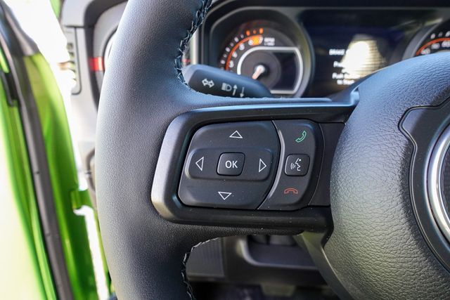 2025 Jeep Wrangler Rubicon photo 16