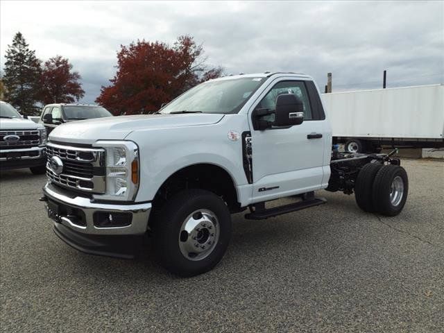 2024 Ford F-350 XL photo 4