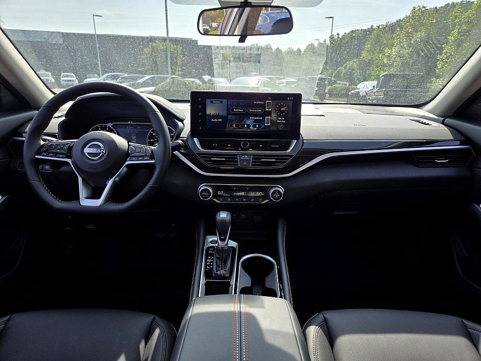 2025 Nissan Altima SR photo 11