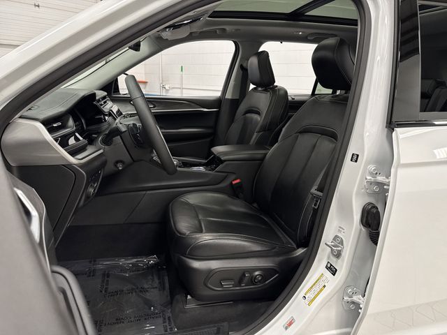 2023 Jeep Grand Cherokee 4xe photo 2