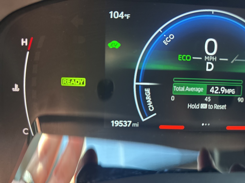 2025 Toyota Camry LE photo 3