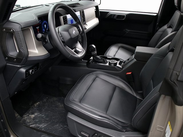 2025 Ford Bronco Outer Banks photo 10