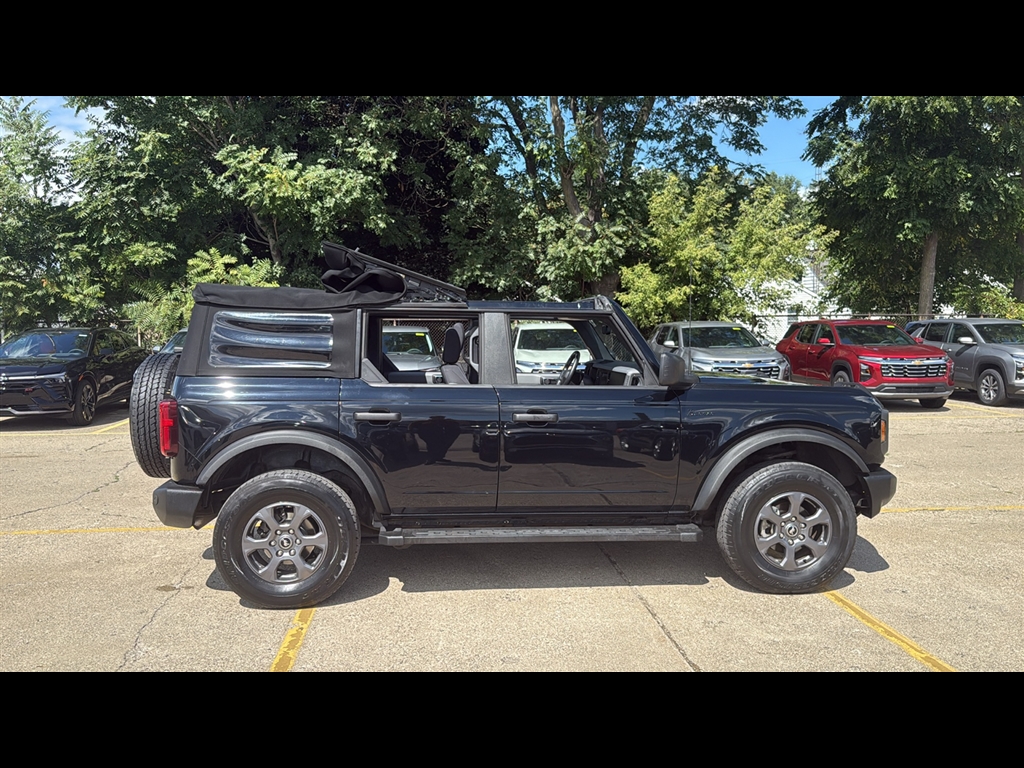 2022 Ford Bronco Base Big Bend Black Diamond Outer Banks photo 6