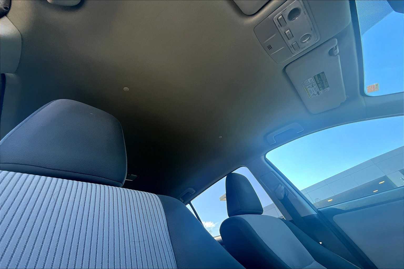 2014 Toyota RAV4 LE photo 13
